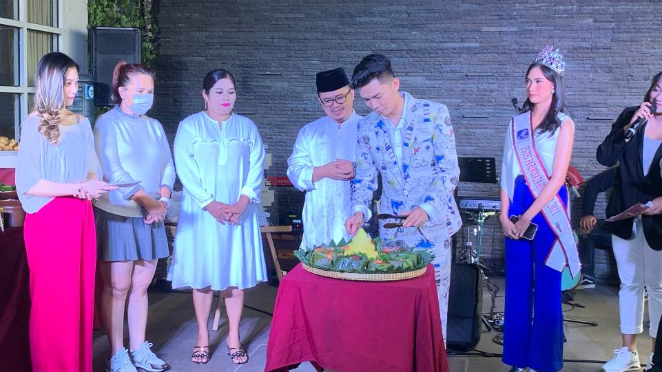 Foto 1 - Uda Fe saat Grand Launching Kakoto Reflexology and Massage di Jakarta. (Dok. Fedri Ramadhani).jpg